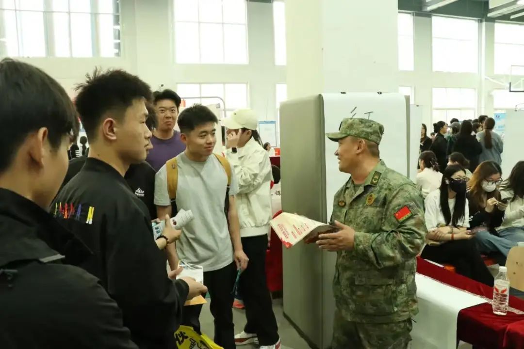 招聘会心得体会_招聘会简历模板_招聘会
