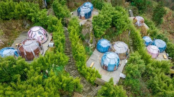 武隆旅游资源禀赋,境内拥有南国牧原仙女山,大自然鬼斧神工天生三桥