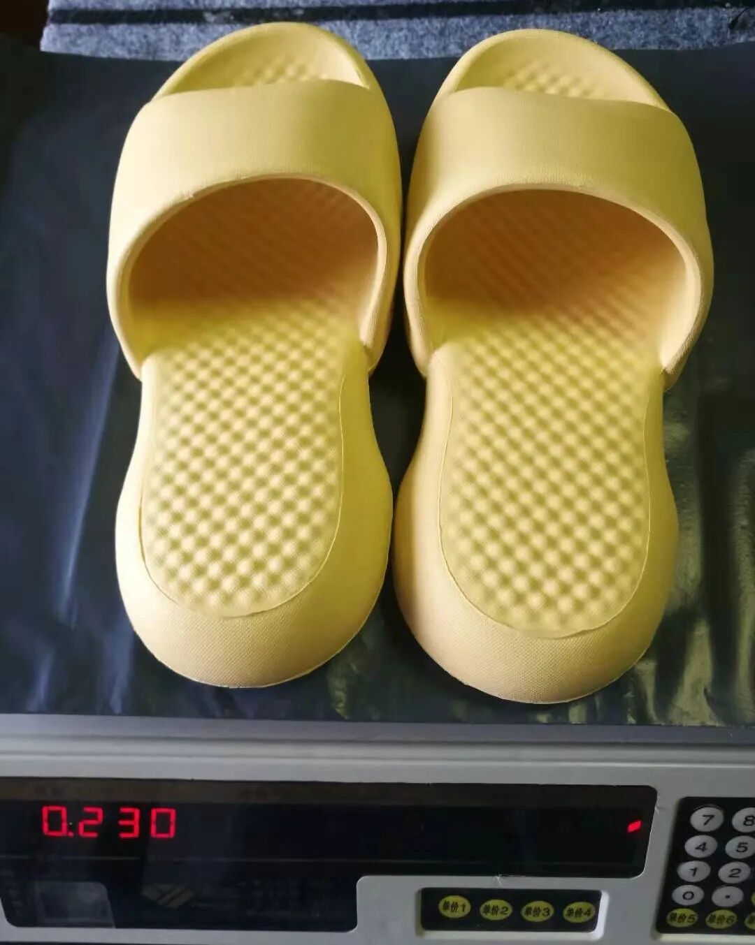 医用气垫圈怎么使用“气垫椰子鞋”火了！大半个娱乐圈都在穿，一脚踩进云朵里！全掌按摩，踩屎感爆棚，防滑耐磨易清洗，每走一步都是享受！_https://www.jmylbn.com_新闻资讯_第22张