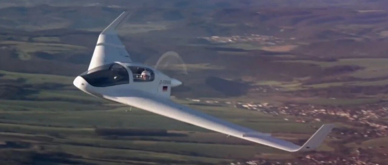 德国造巨翼无尾飞机，造型科幻像B2隐形轰炸机，能飞3500公里