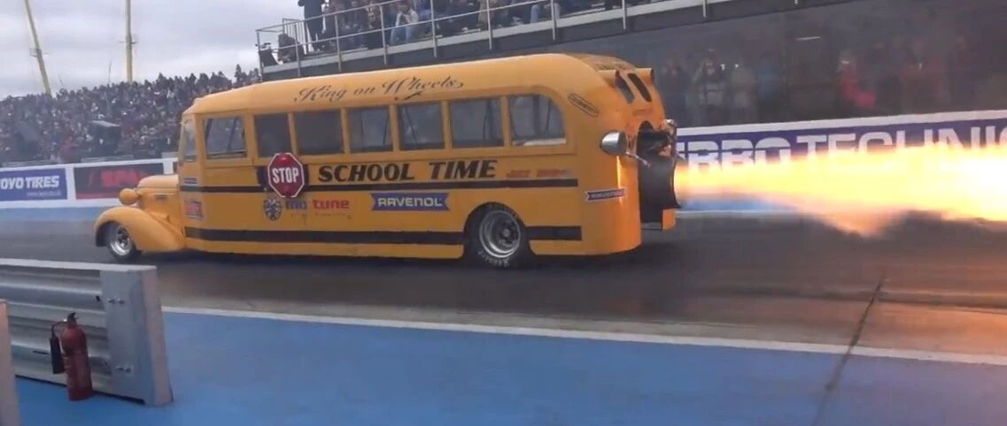 速度堪比飞机的校车，拥有战斗机引擎，时速600公里