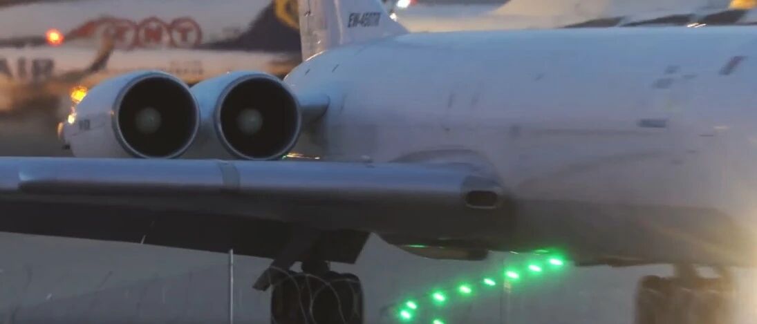 在尾部装了四个发动机，太科幻，你猜是哪国的