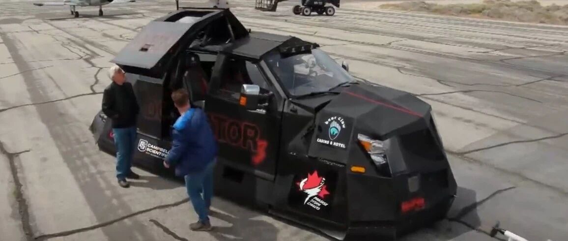 为了追飓风，这车马力如飞还加了防弹玻璃，坚固堪比坦克