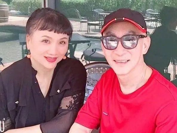 六小齡童夫婦結婚32年！「玉兔精」於虹被寵成公主，氣質太好了吧 時尚 第5張