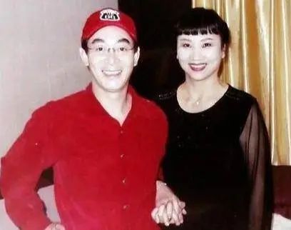 六小齡童夫婦結婚32年！「玉兔精」於虹被寵成公主，氣質太好了吧 時尚 第6張