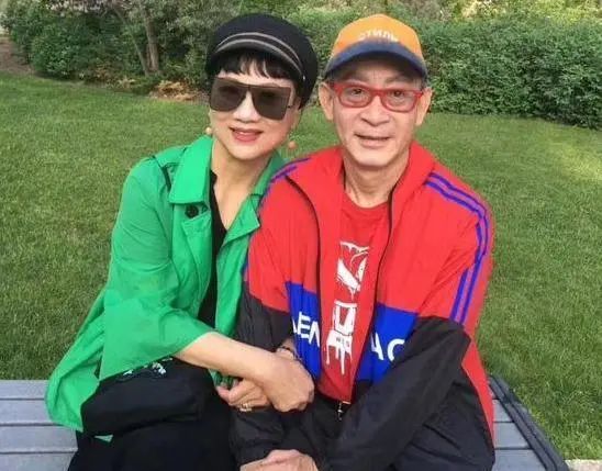 六小齡童夫婦結婚32年！「玉兔精」於虹被寵成公主，氣質太好了吧 時尚 第9張