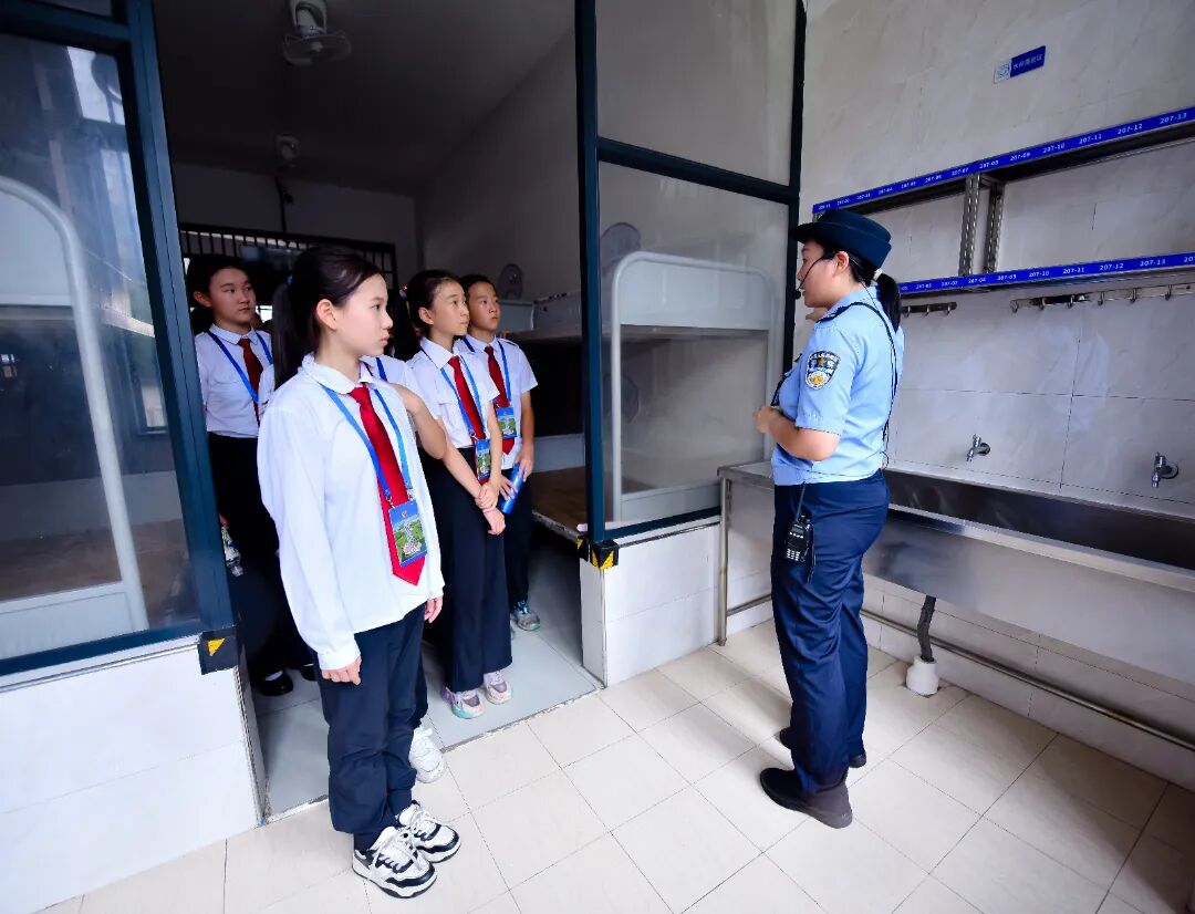 干货满满开学季广东监狱民警撑起成长守护伞