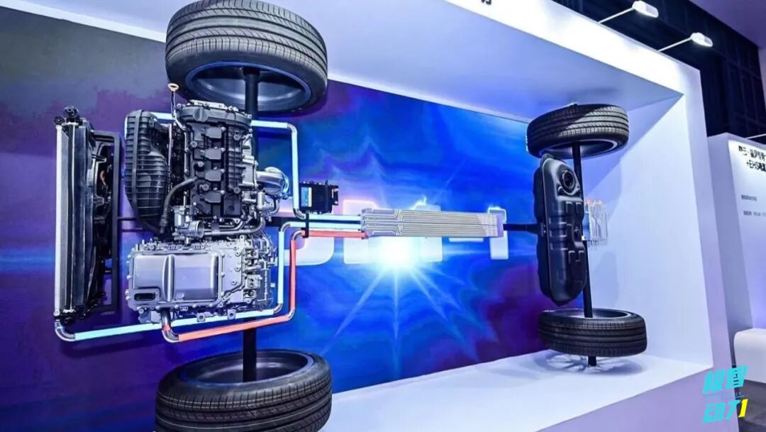 销量下滑,份额缩水,日系集体押宝"插电混动"?