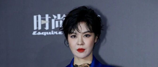 郁可唯这身打扮别出心裁又大胆，“真空度”高到让人无法直视!