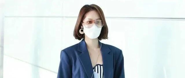 蓝盈莹身材是真的好，穿衣再累赘还是很显瘦，时髦洋气得很！