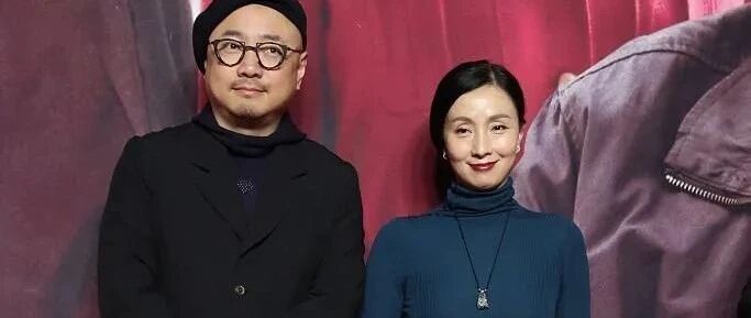 陶虹穿衣也有踩雷的时候！打底衫搭配蕾丝裙和白色水鞋，美感直降