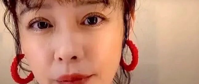 徐若瑄婚前婚后判若两人，肌肤蜡黄很憔悴，美颜出来的照片盖不住