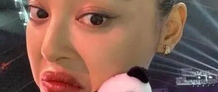 辛芷蕾是为了考验颜值耐看?换发型晒自拍，真是与众不同！