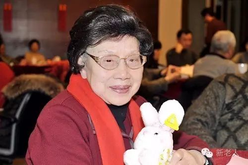 94歲老藝術家徐玉蘭,依然神清氣爽,美麗優雅!令人羨慕