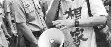 史上最牛个体户，30年10000多封家信，让海峡两岸700多个家庭团聚