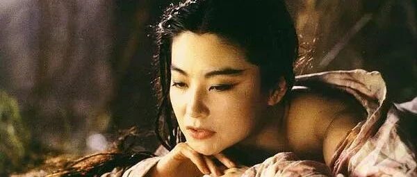 林青霞63岁离婚：和邓丽君裸泳，跟三毛学跳舞，拍上百部电影，都没她自己传奇！