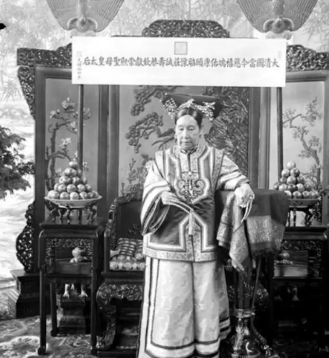 慈禧“真实照片”被美国博物馆收藏至今，这才是她真正的样子(图20)