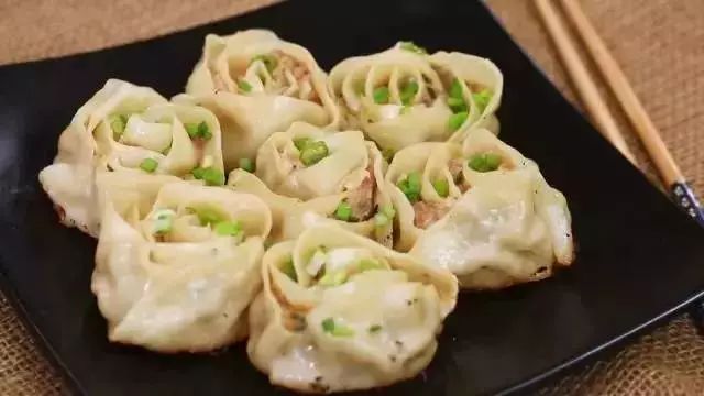 包饺子前这样做，天天吃饺子都吃不厌！