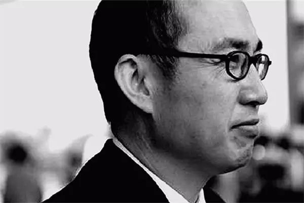 别了,李嘉诚、潘石屹    今天,房产巨头纷纷宣布退出历史舞台