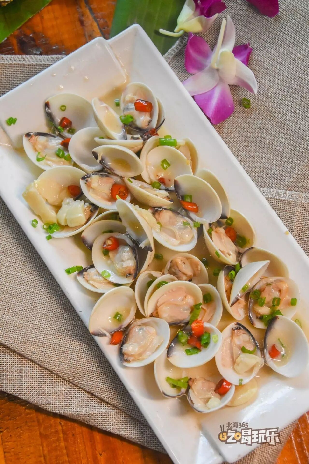 撒上白芝麻后更加颜色更显诱人!