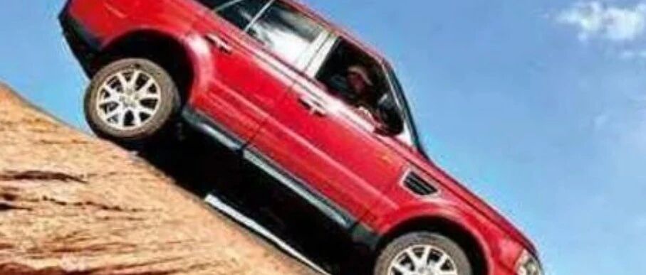 在自动挡下坡时，只有笨蛋才踩刹车，老司机：这样下坡才安全