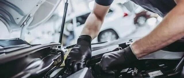 高速别用“D挡”开车？老司机：这样开太伤车，教你用这个档！