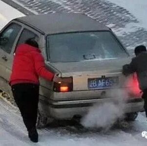 自动挡热车，是挂P挡还是N挡？修车工：小傻瓜，这么挂才不拉缸