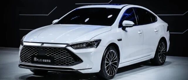 比亚迪“疯”了？一口气推3款黑科技车型，这是要彻底革燃油车命