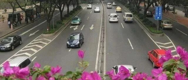 老手开车看起来很浪，其实都遵照这些“潜规则”，你学到了吗？