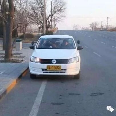 怎样判断汽车左右轮的位置？老司机：这个“笨”招，新手看了都会