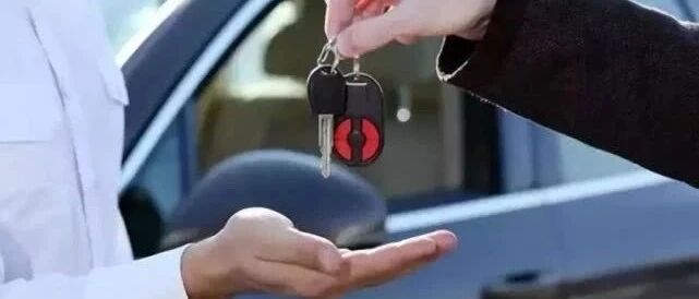 广东男子借给朋友用车却反目成仇？车主：上千公里全程S档，车都“烂”了