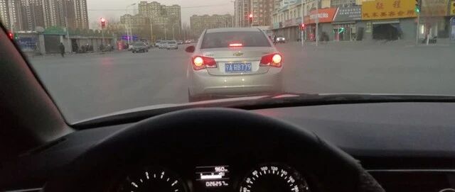 开车要改的坏习惯，每次上路都在浪费油，不管是自动挡还是手动挡都是一样的。