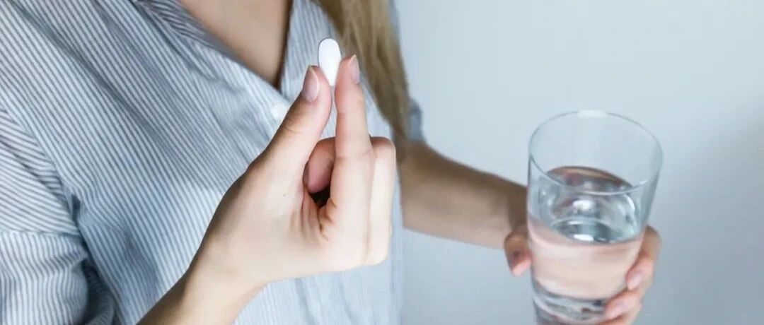 阿奇霉素+双黄连口服液是不是强强联合？含金银花的中成药联用禁忌不可不知！