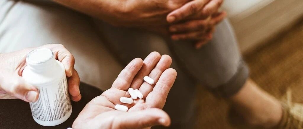 能吃吗？怎么吃？早或晚？6个关于阿司匹林的提问该怎么答？