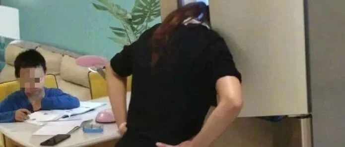 上海妈妈辅导女儿作业被气疯，外婆拿出23年前考卷无情嘲笑：你也有今天!