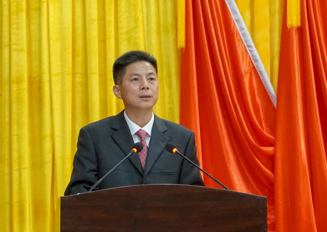 区委书记彭聪恩代表新当选的濠江区委常委会表示,长期以来,在党中央