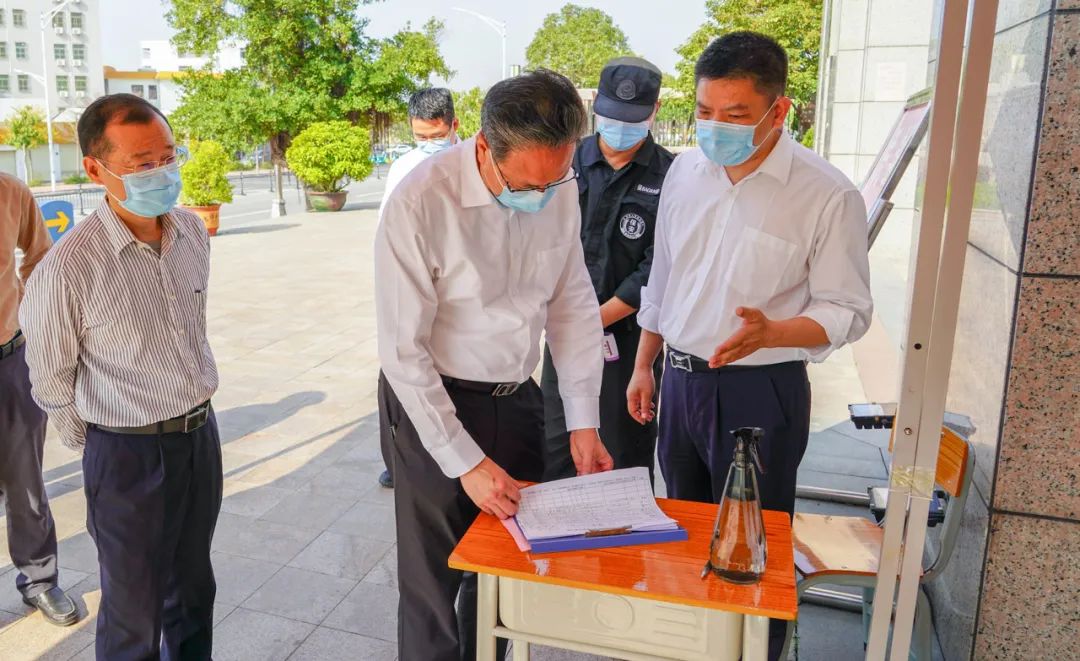 黄鹏伟一行先后前往汕头技师学院,广东省粤东高级技工