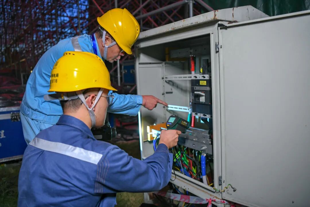 仅两天时间…建起一座"配电房"!