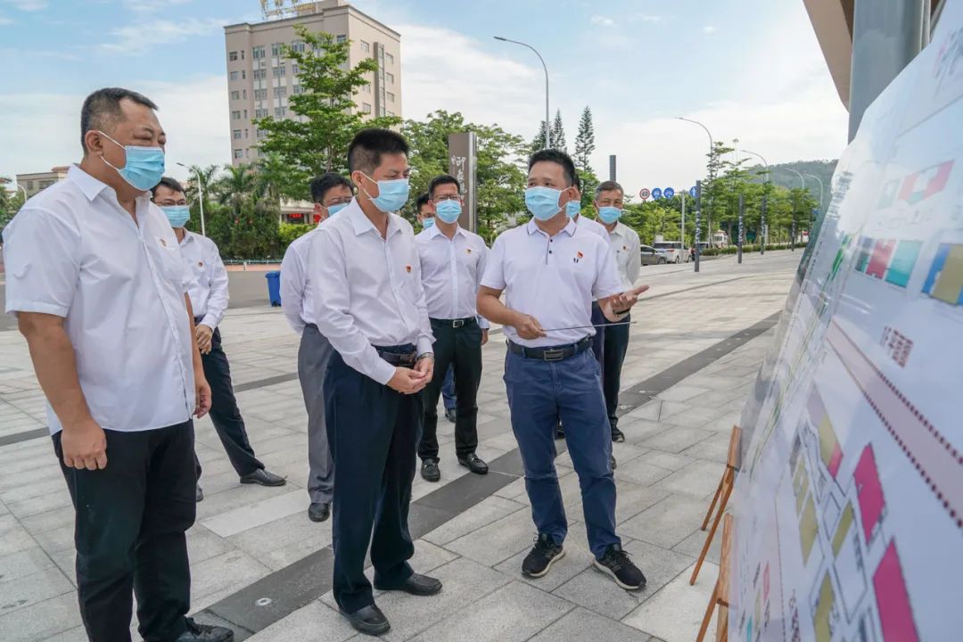 濠江区委主要领导到珠浦社区开展双联双到双服务活动