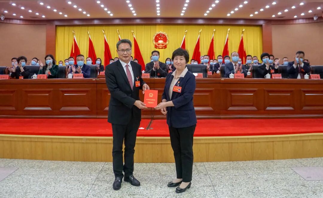 汕头市濠江区第五届人民代表大会第一次会议胜利闭幕