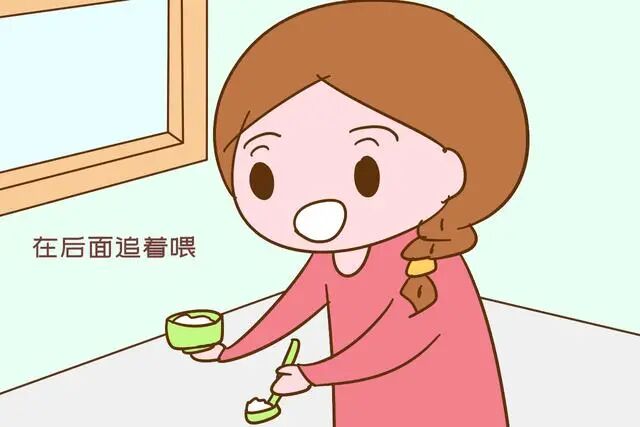 宝宝发出以下信号，是在提醒已经“过度喂养了”，家长别再硬塞