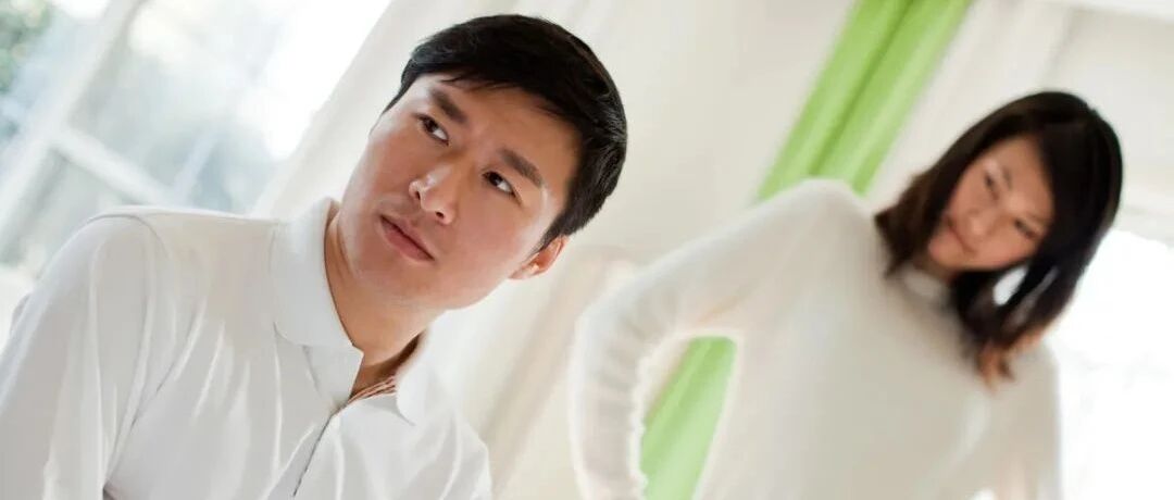 男子23岁未分床遭女友分手，发帖询问被网友调侃：你爸怎么说