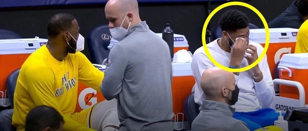 54+14+10！湖人新王炸！老詹欺负状元郎！这比赛把浓眉都看哭了