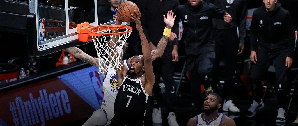 太残暴了！揭幕战48+9+7！杜兰特欧文暴虐勇士！那个死神回来了