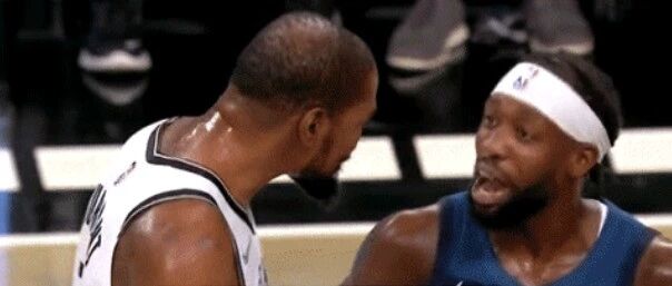 三分10中7！篮网7500万先生爆发了！贝弗利和杜兰特疯狂对喷