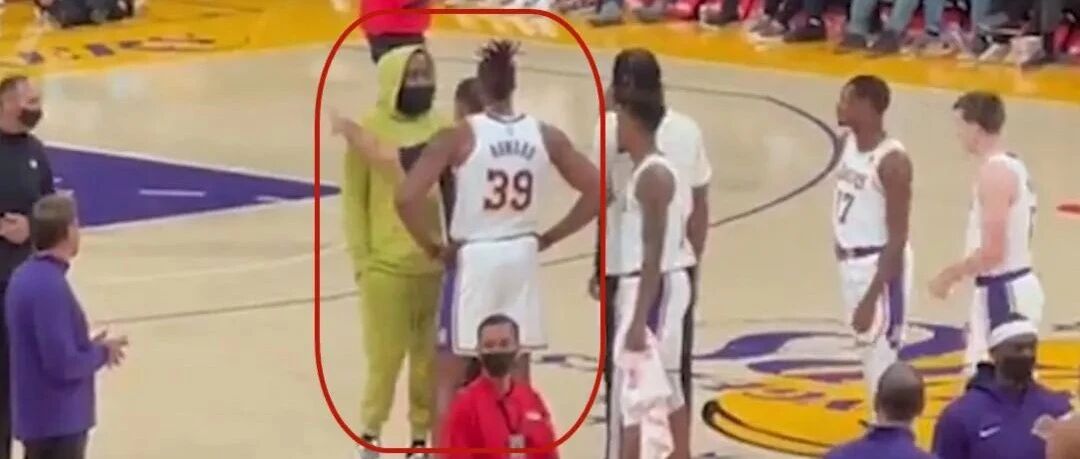 湖人26分惨败！霍华德首秀惨遭驱逐！哈登上场对喷！这场面真刺激