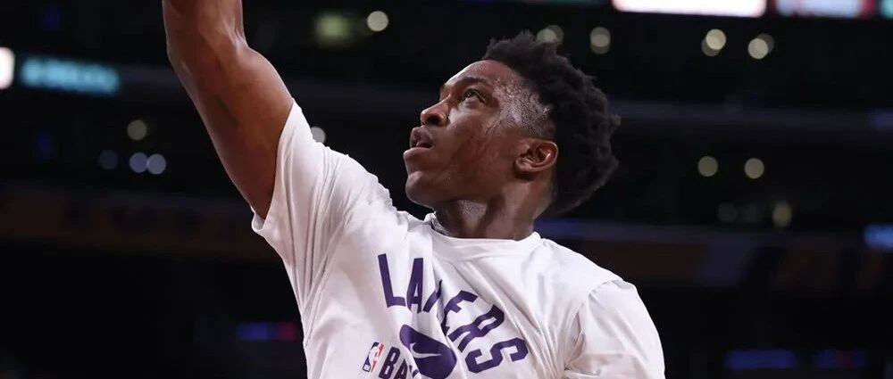 终于签了！湖人续约防守悍将！真相大白！交易隆多为了签他……