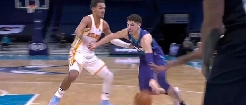 22+12+11！三球果然牛逼！史上最强新秀！都特么给乔丹道歉