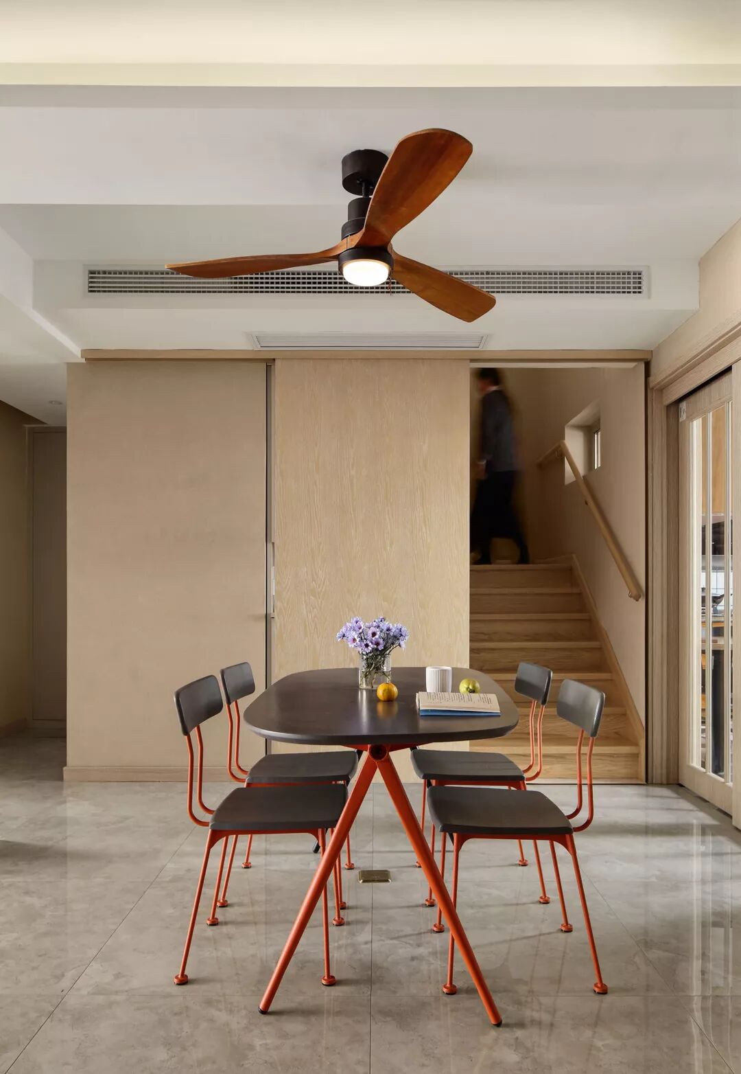 180㎡现代复式，舒适暖暖的家，洋溢着轻松与欢快的味道！