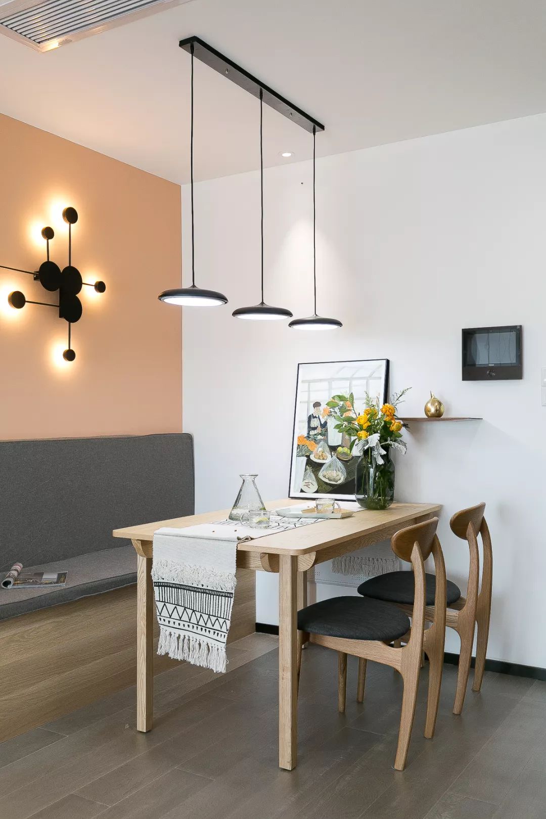 76㎡北欧风格装修，用丰富的色彩提升整个家的层次感！